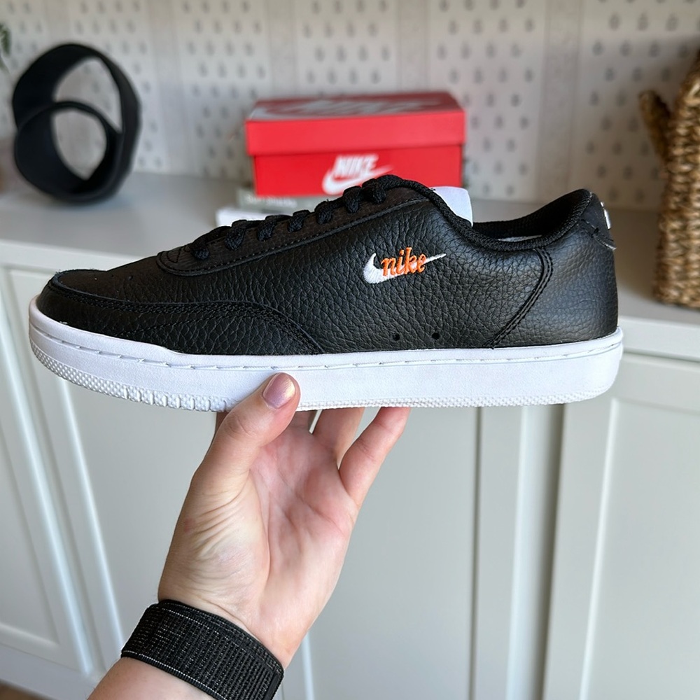 NEW Nike Womens Court Vintage